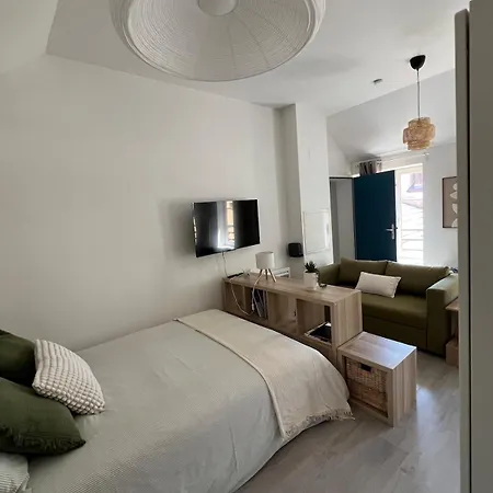 Spacious & Quiet - 50 M From Cathedral