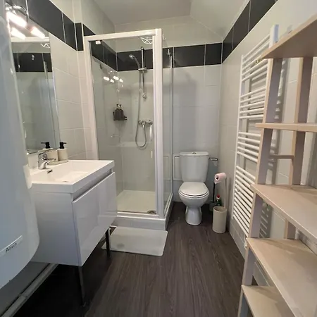 Apartment Spacious & Quiet - 50 M From Cathedral *